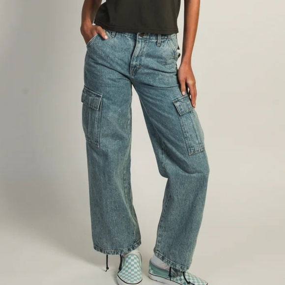 [NWT] Levi's '94 Baggy Cargo Mid Rise Denim Blue Jeans - Sz 26 x 30 - Picture 1 of 16